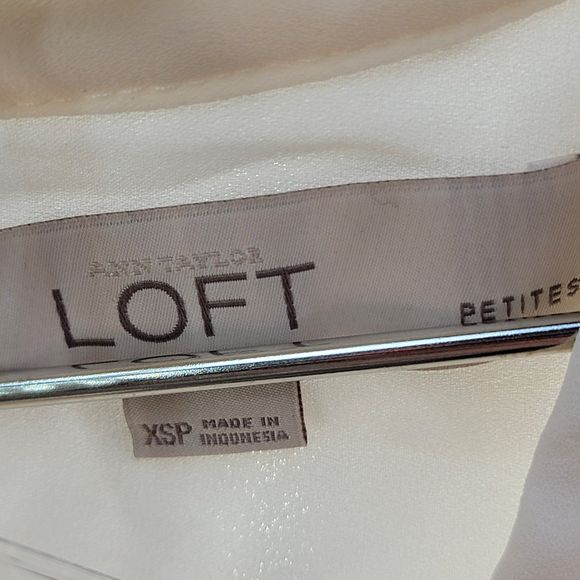 LOFT White Pleated V-Neck Shell Sleeveless Blouse Women  Petite XSP - Picture 4 of 8